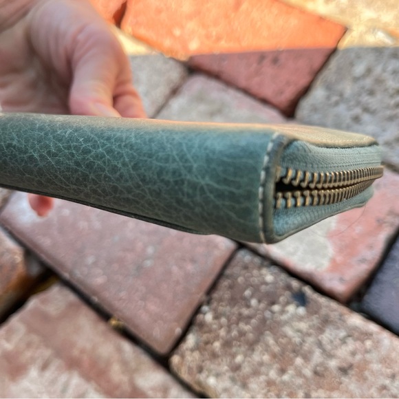 Coach unique green leather zip wallet - Picture 6 of 8